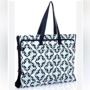 Thirty-one Well Suited Garment Bag Fab Flourish Blue White Travel Bag Carry On